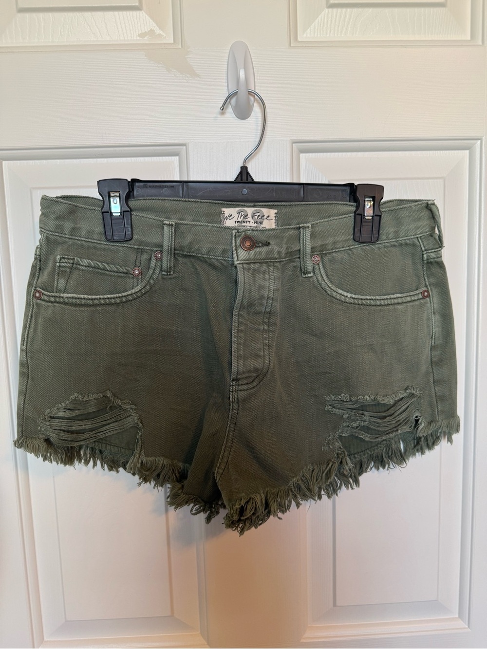 We The Free Women’s Olive Green Distressed Denim Shorts - Free People Size 29